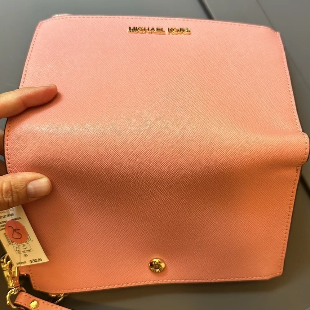 Michael Kors jet set travel primrose